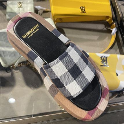 Burberry sandals outlet